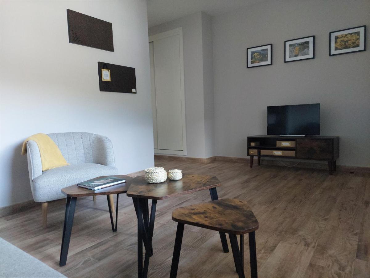 Apartamento Las Campanitas Nunomoral Luaran gambar